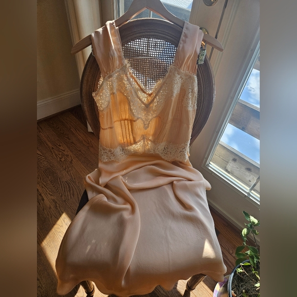 NWT Jen's Pirate Booty Lace Silky Maxi Dress In Peach - Picture 4 of 16